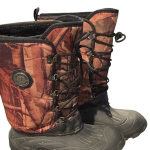 Camouflage Winter Boots with Black Soles Sz 40